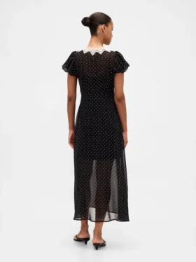 Vestido largo con cuello en V y ribete de encaje