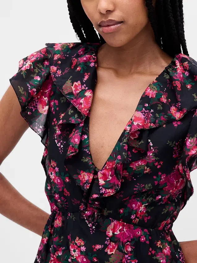 Vestido largo con cuello en V y volantes