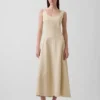 Vestido largo con cuello redondo