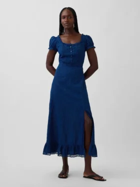Vestido largo con mangas abullonadas bordadas