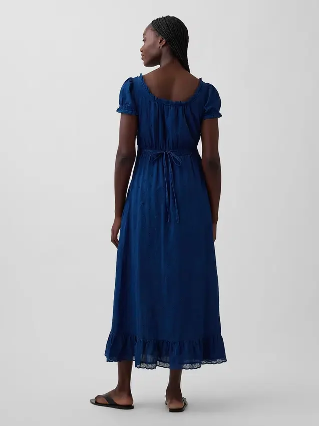 Vestido largo con mangas abullonadas bordadas