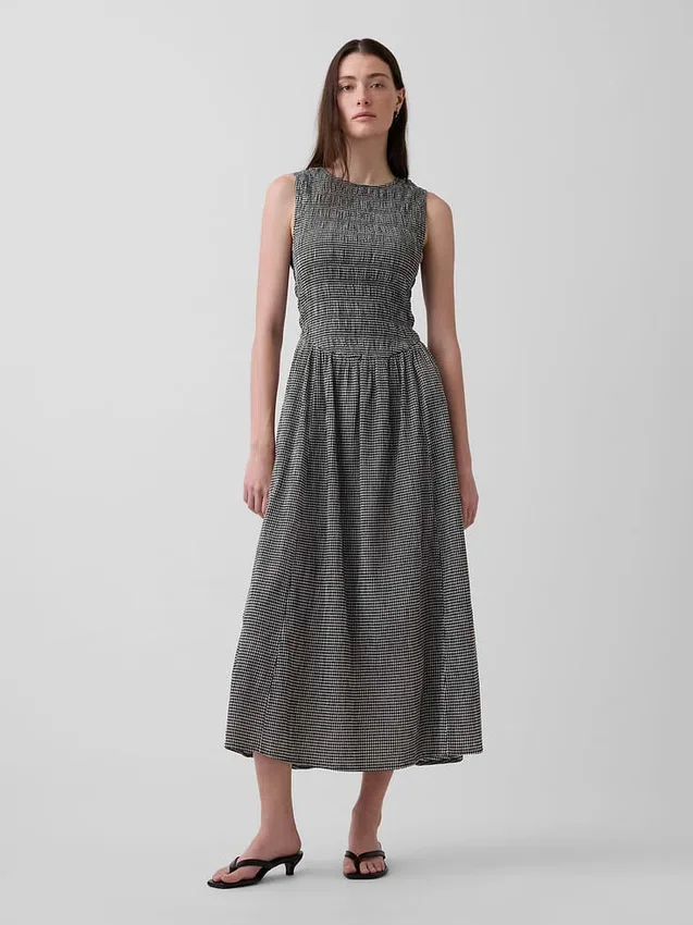 Vestido largo de cintura baja con fruncidos y estampado de cuadros vichy