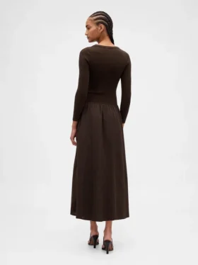 Vestido largo de cintura baja con mezcla de materiales
