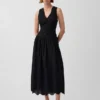 Vestido largo de cintura baja con ojales