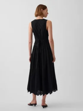 Vestido largo de cintura baja con ojales