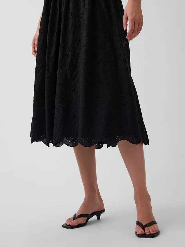 Vestido largo de cintura baja con ojales