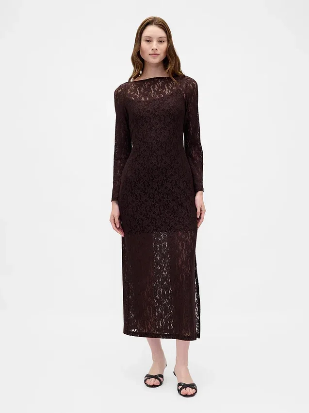 Vestido largo de encaje con mangas acampanadas
