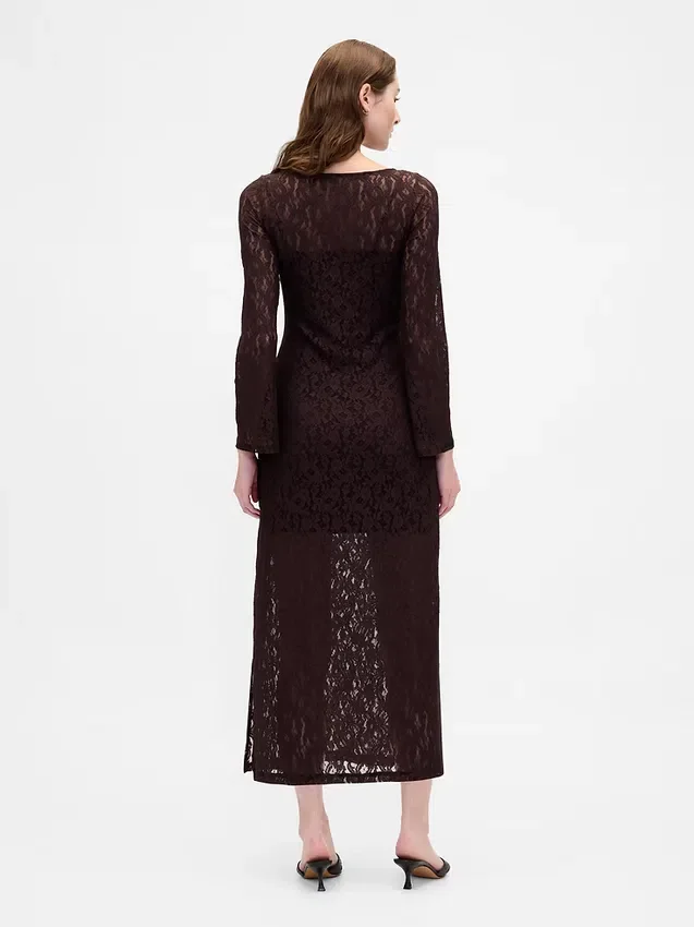 Vestido largo de encaje con mangas acampanadas