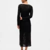 Vestido largo de encaje con mangas acampanadas