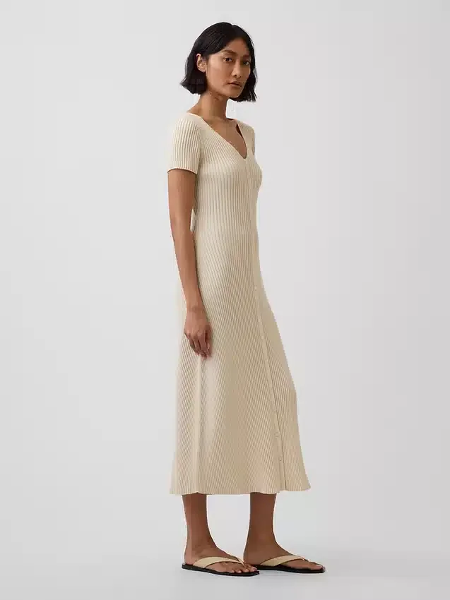 Vestido largo de jerséu acanalado con botones al frente