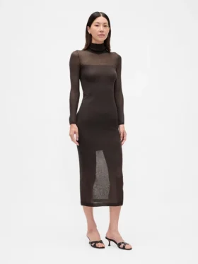 Vestido largo de jerséu transparente con cuello alto