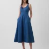 Vestido largo de mezclilla con cuello redondo