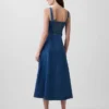 Vestido largo de mezclilla con cuello redondo