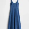 Vestido largo de mezclilla con cuello redondo
