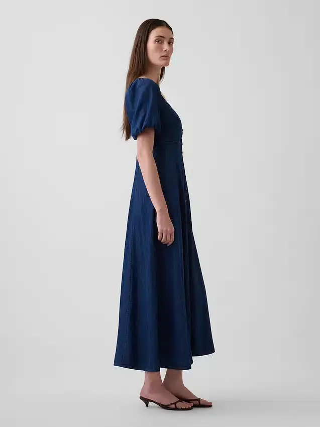 Vestido largo de mezclilla con mangas abullonadas y cierre frontal con botones