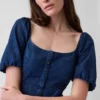 Vestido largo de mezclilla con mangas abullonadas y cierre frontal con botones