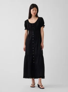 Vestido largo en capas con cuello redondo y ribete de encaje