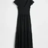 Vestido largo moderno con volantes de mezcla de telas