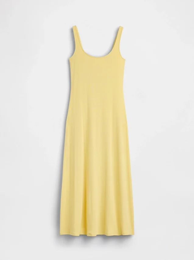 Vestido largo moderno de cuello cuadrado con diseño acanalado