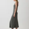 Vestido largo moderno de cuello cuadrado con tejido acanalado