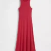 Vestido largo moderno sin tirantes con soporte integrado