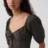 Vestido largo tipo corsé con mangas abullonadas