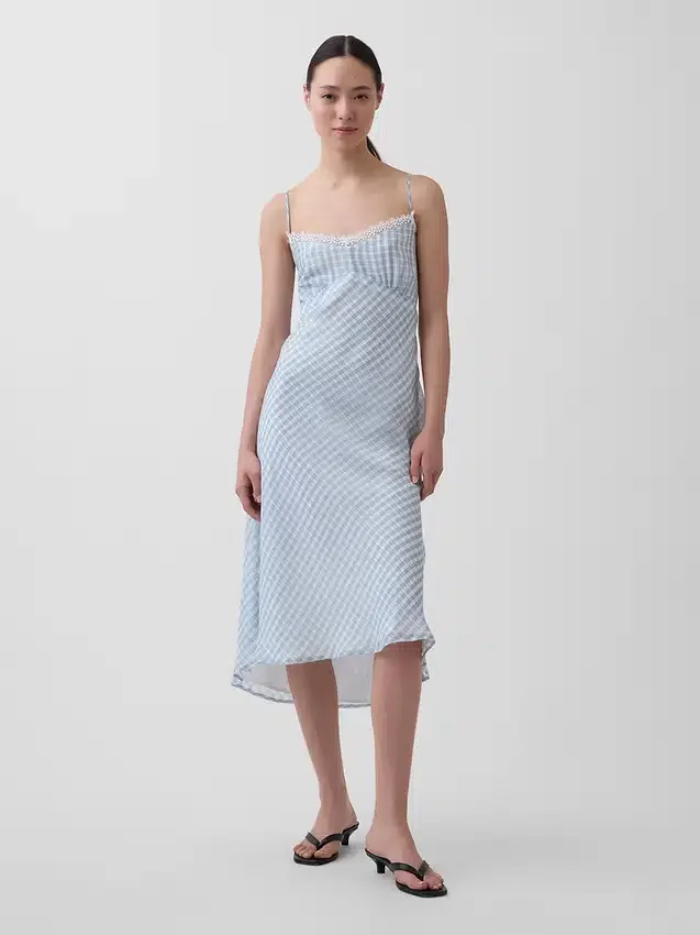 Vestido liso de largo medio a cuadros