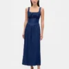 Vestido midi de mezclilla con cintura baja tipo corsé