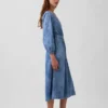Vestido midi de mezclilla con cintura de piezas