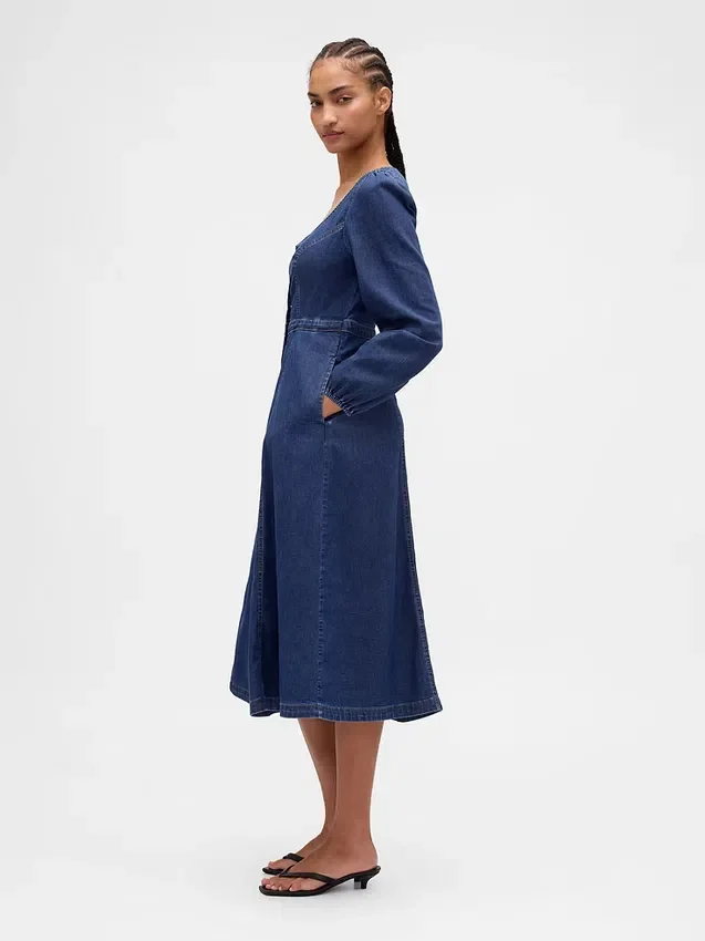 Vestido midi de mezclilla con escote corazón