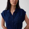 Vestido midi utilitario de mezclilla con cinturón para atar