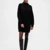 Vestido mini de jerséu oversize con cuello de tortuga