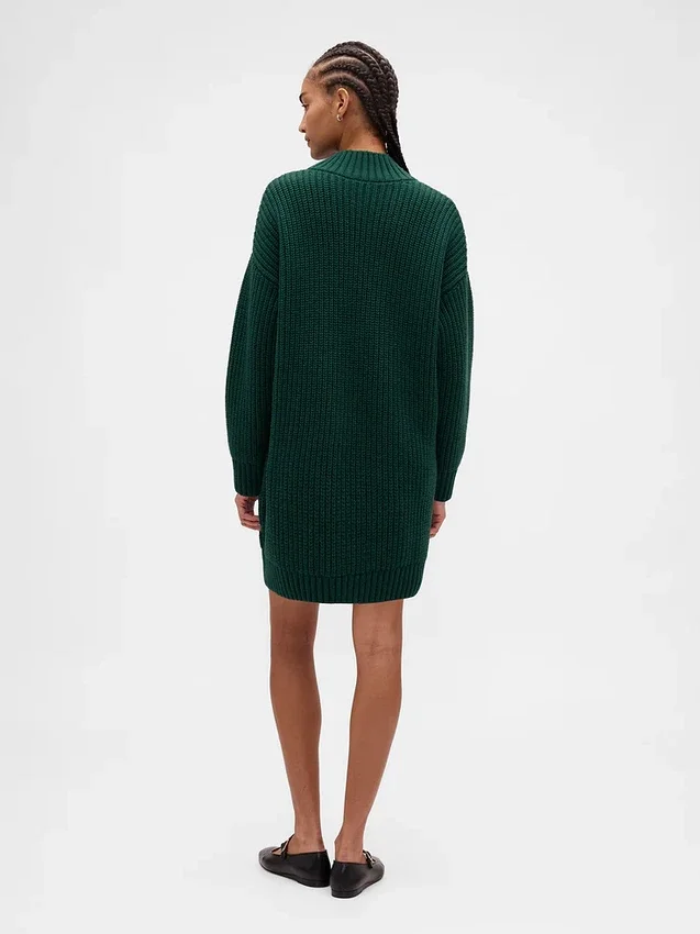 Vestido mini de jerséu oversize con cuello de tortuga