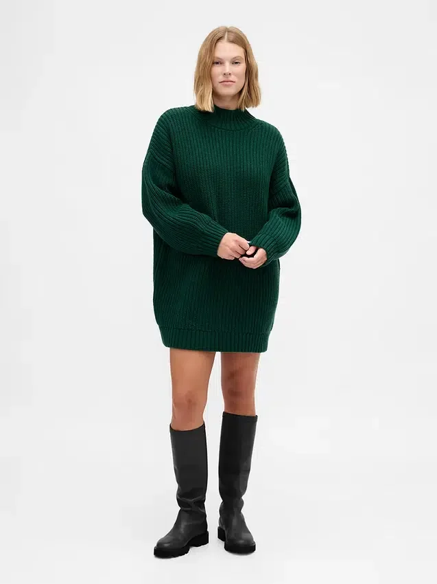 Vestido mini de jerséu oversize con cuello de tortuga