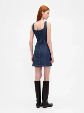 Vestido mini de mezclilla con costuras y botones al frente
