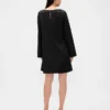 Vestido mini recto con cuello de barco