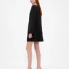 Vestido mini recto con cuello de barco