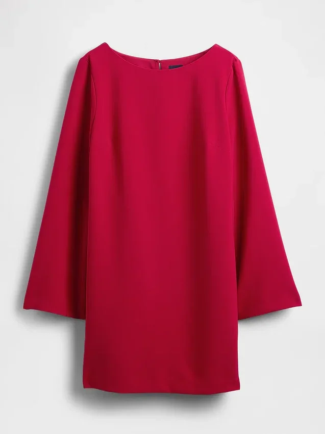 Vestido mini recto con cuello de barco