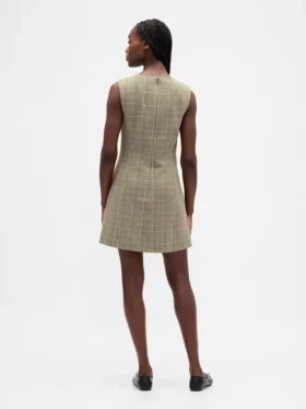 Vestido mini recto de cuello alto