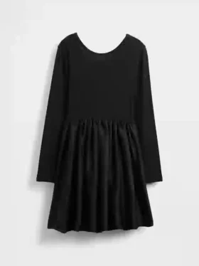 Vestido moderno de materiales mixtos para niñas