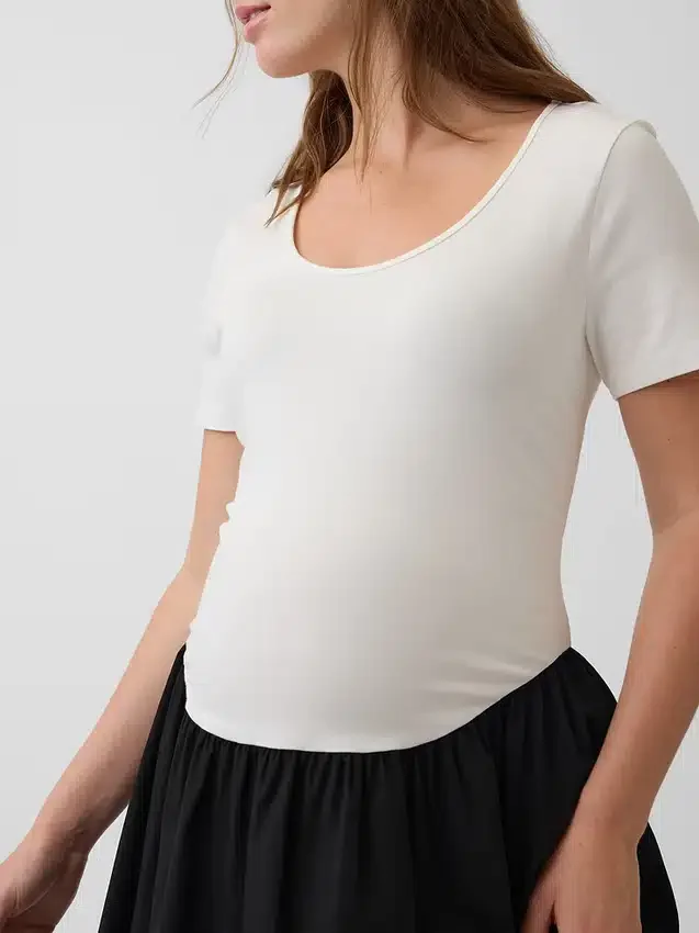 Vestido premamá de mezcla de telas con cintura baja