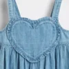 Vestido sin mangas con corazón de mezclilla para bebés y niños pequeños